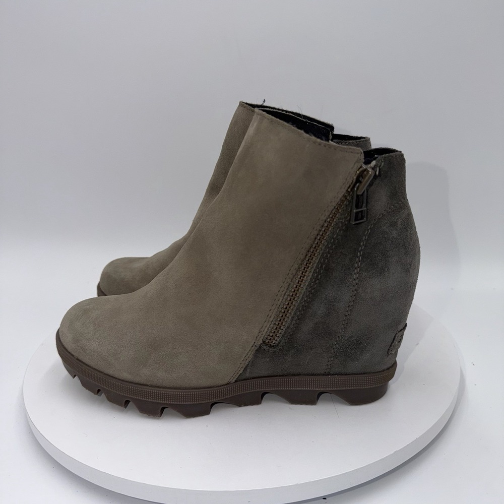 Sorel Joan of Arctic II Sage Green Suede Side Zip Wedge Booties Women's Size 6.5
